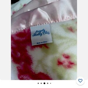 Heavy thick 2 ply CAL king shabby chic blanket....excellent condition!!!!